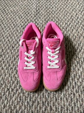 Women’s Reebok sneakers